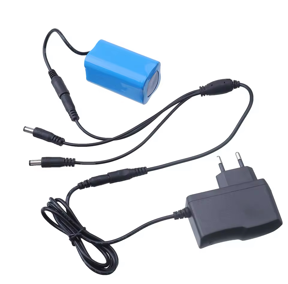 Kabel pro nabití až 3ks baterií do zakrmovací rybářské lodičky